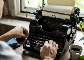 10 Women Who Influenced the Manly Ernest Hemingway